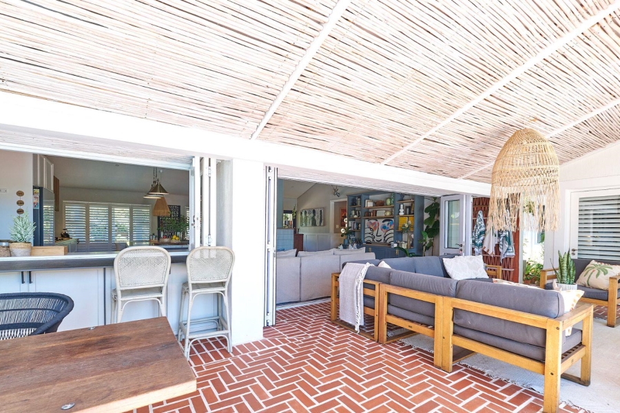 5 Bedroom Property for Sale in Flamingo Vlei Western Cape